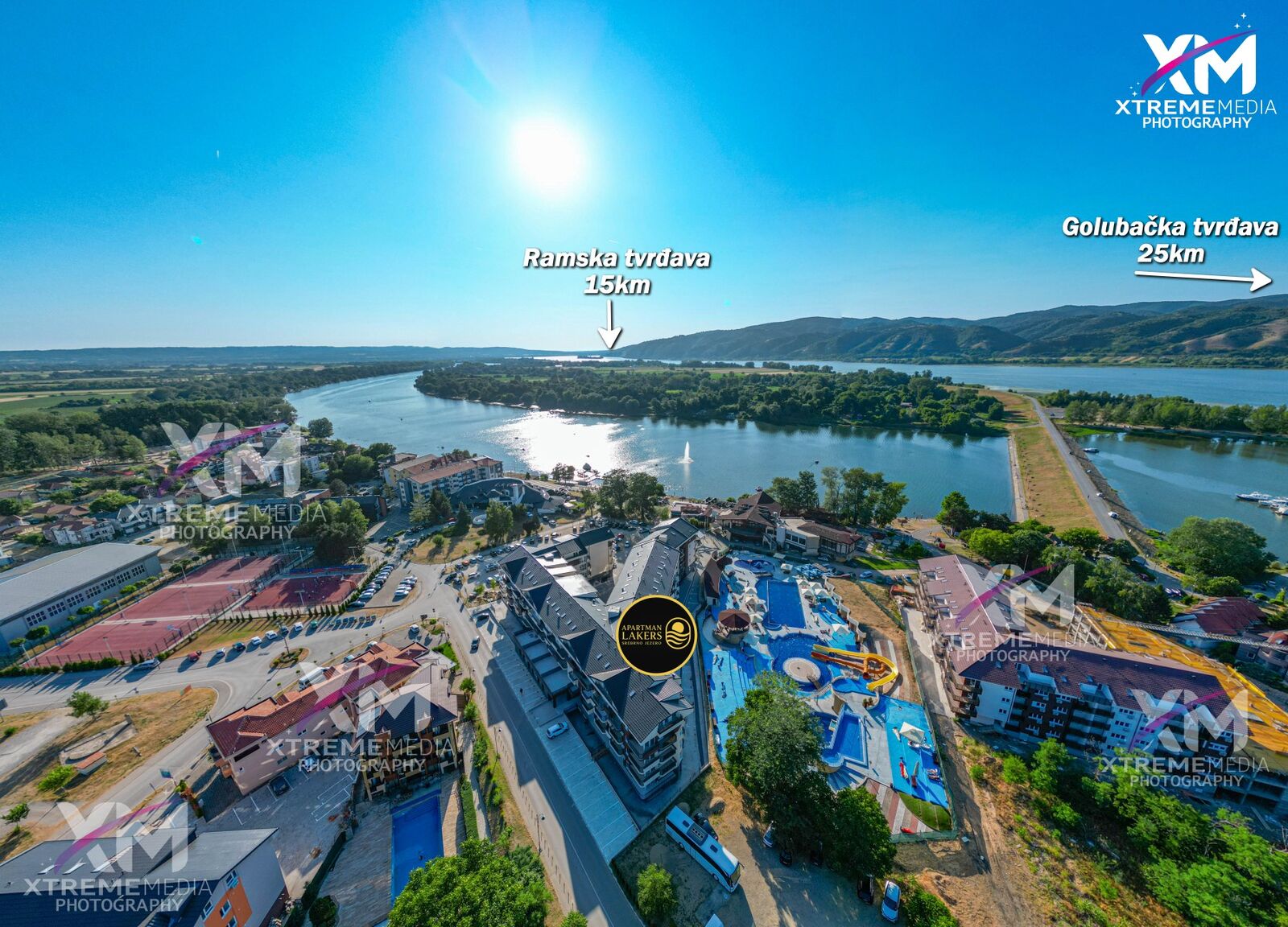 Pogled iz vazduha na kompleks i okolne znamenitosti